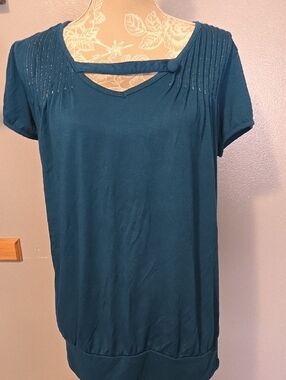 Women’s Teal Short-Sleeve Tee with Decorative Neck Strap